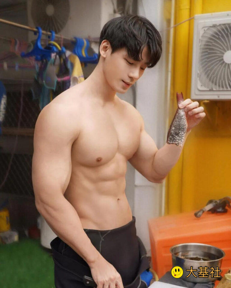 精壮的大肌霸混血健身男模特，期待他的新作 - 图6