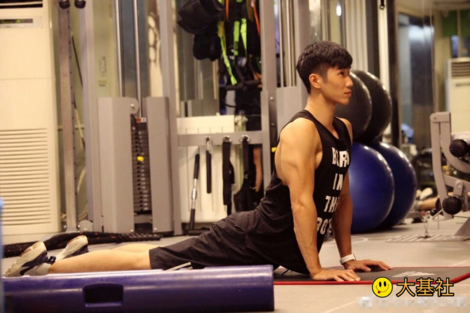 [大基社2022.7]天菜级别17练体育帅哥熊XX - 图2