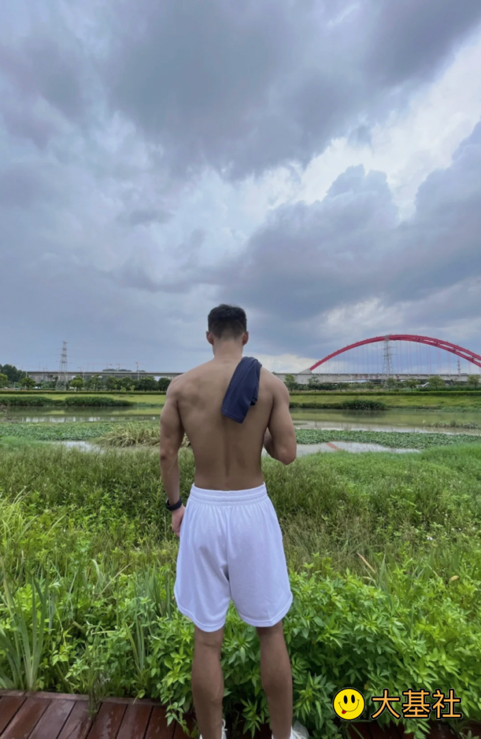 00后的18鲜肉TOP弟弟，就已经这么强大了YYDS！ - 图2
