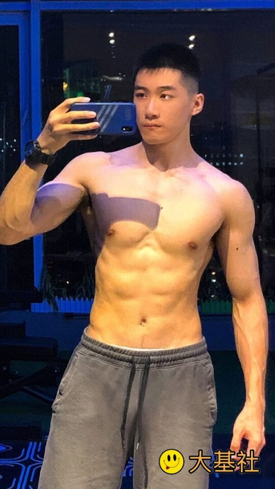 [极品珍藏]抖音网红体育生帅哥臭大力力49部 - 图2