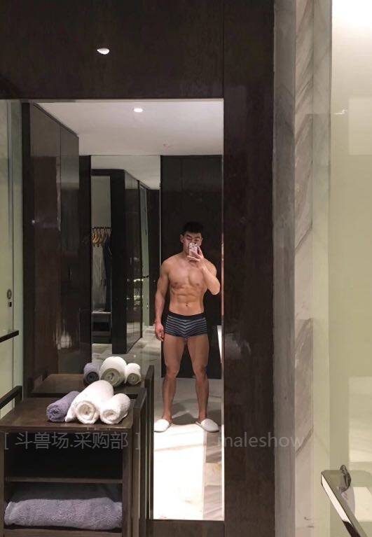 斗兽场Maleshow贵州猛男巨根健身教专访合集 - 图3