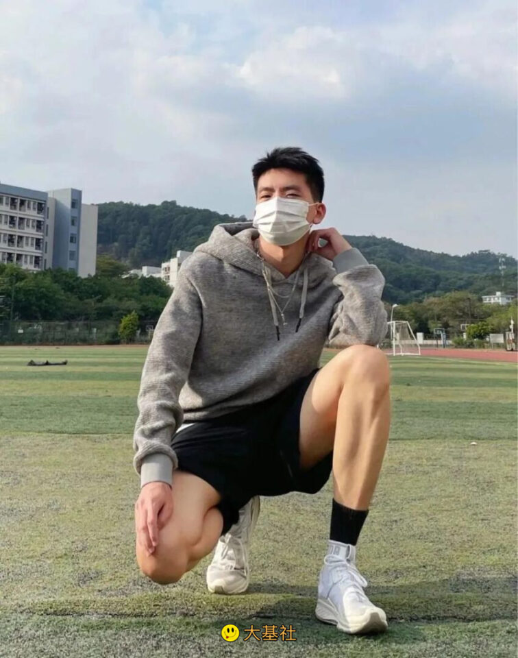 183cm，体育生，00后，细长，白净，大? - 图4