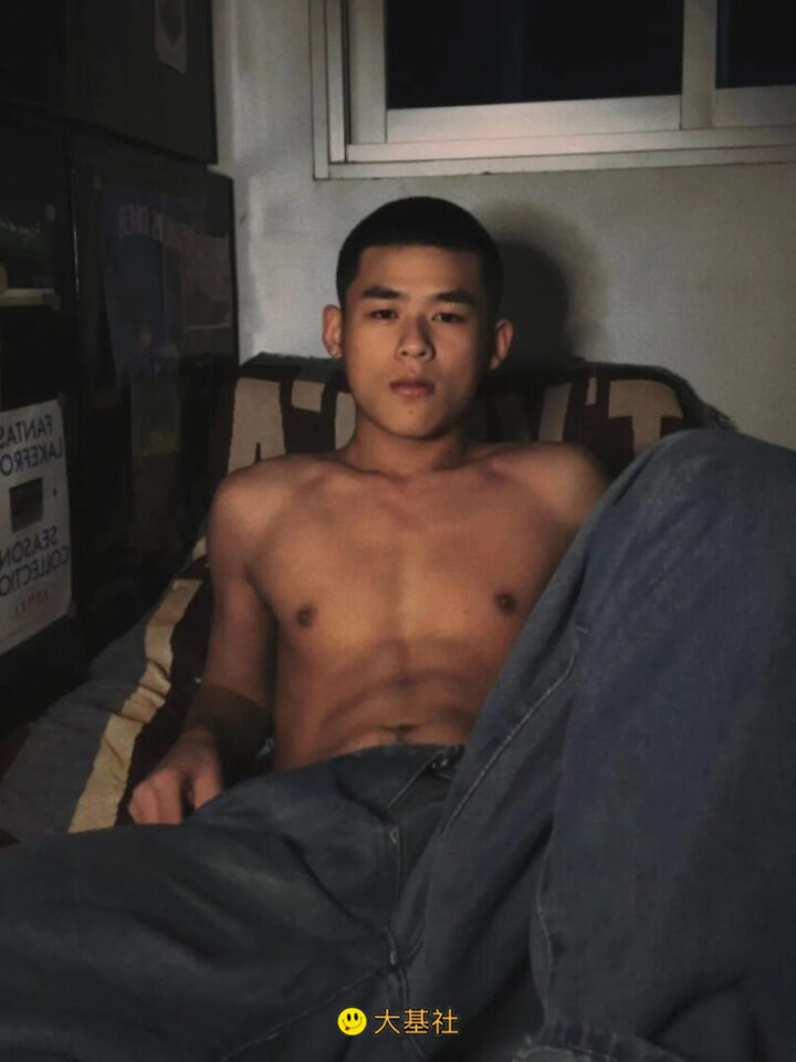 19的福建的腹肌小狼狗，灰裤子真好看 - 图10