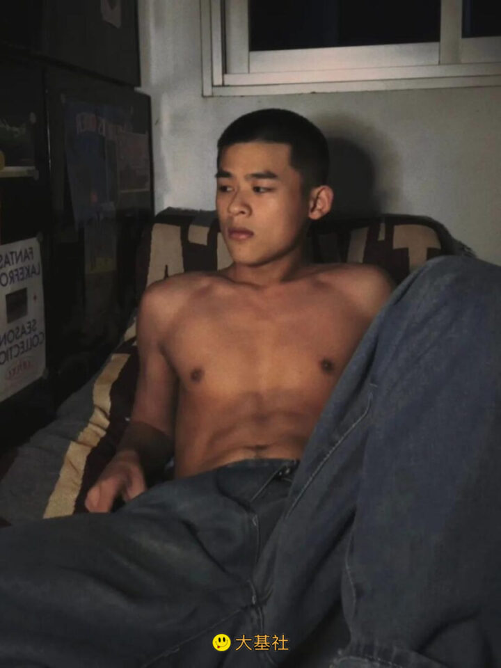 19的福建的腹肌小狼狗，灰裤子真好看 - 图11
