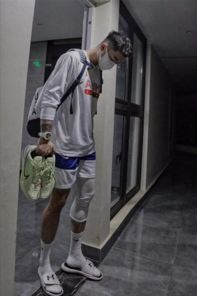 185山东体育生撩起衣服那一刻，看到腹肌蚌埠住了 - 图4