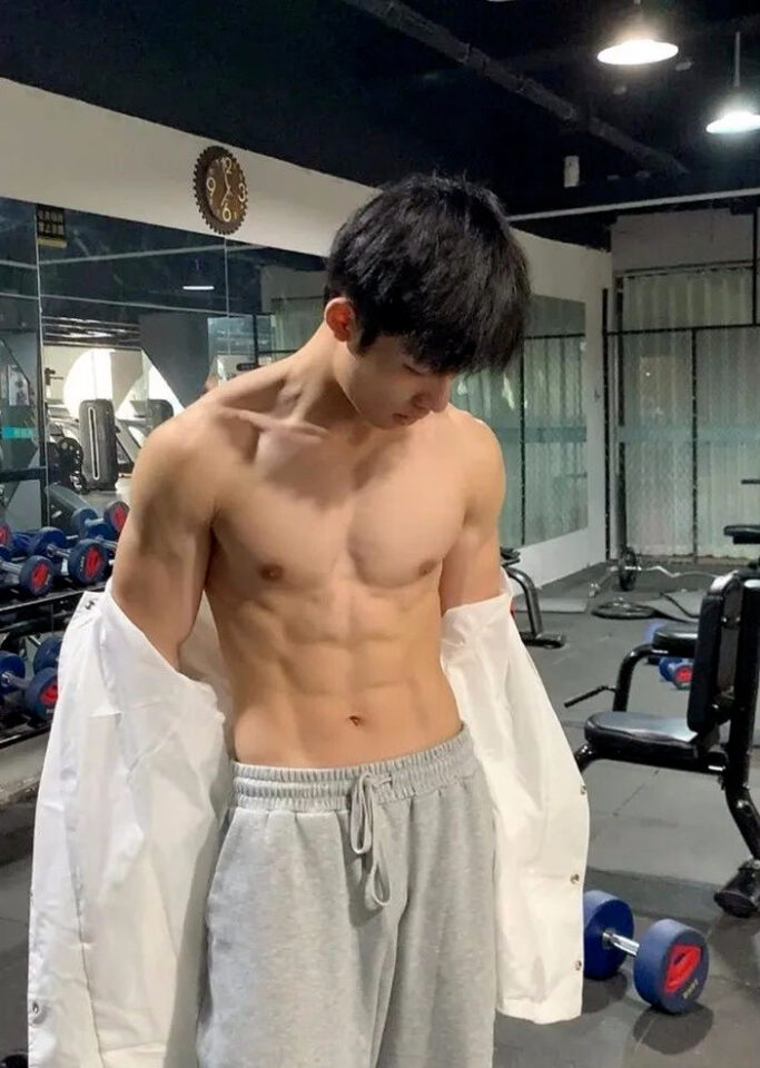 G盘里的真正体育生 180cm+八块腹肌 - 图3