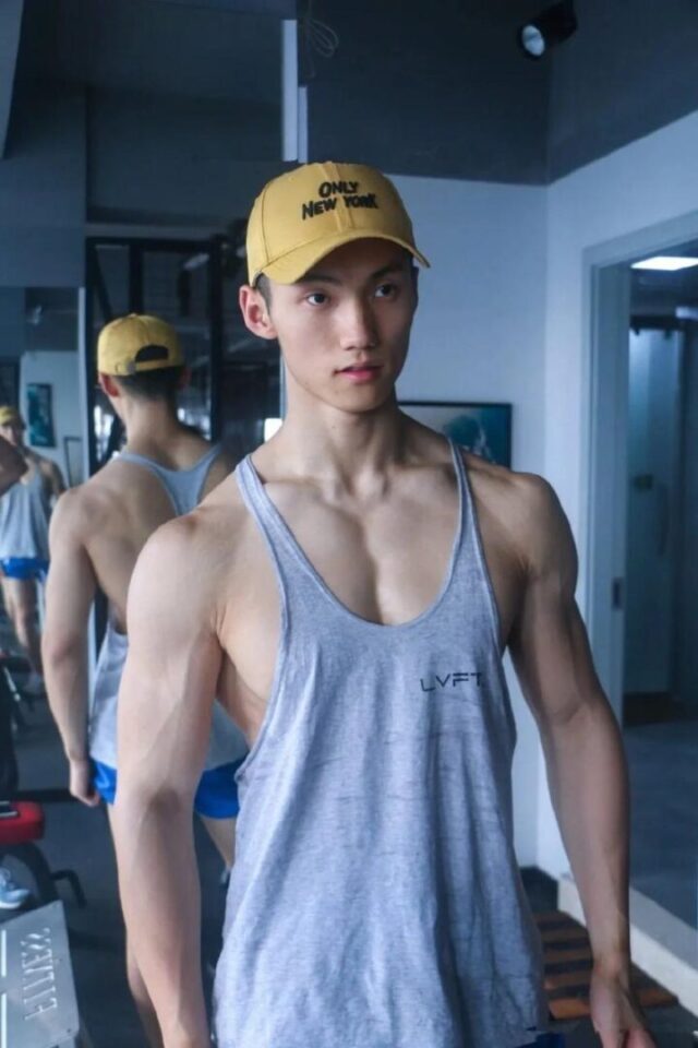 185cm江苏直男健身教练，这肌肉线条太牛 - 图3