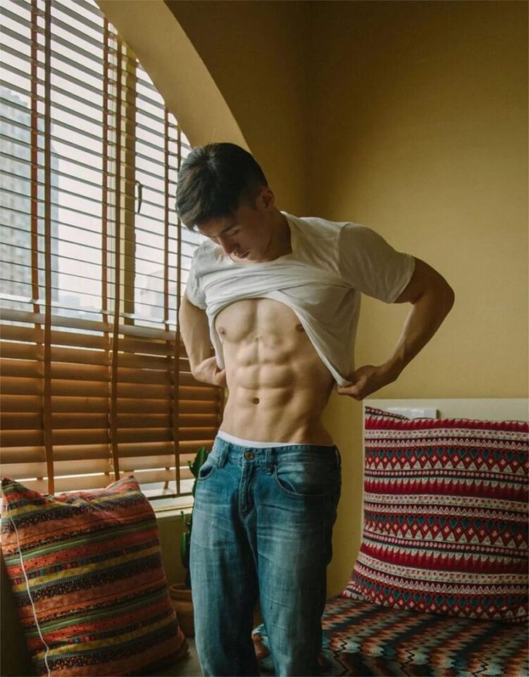 你们店的男技师都和你一样大吗