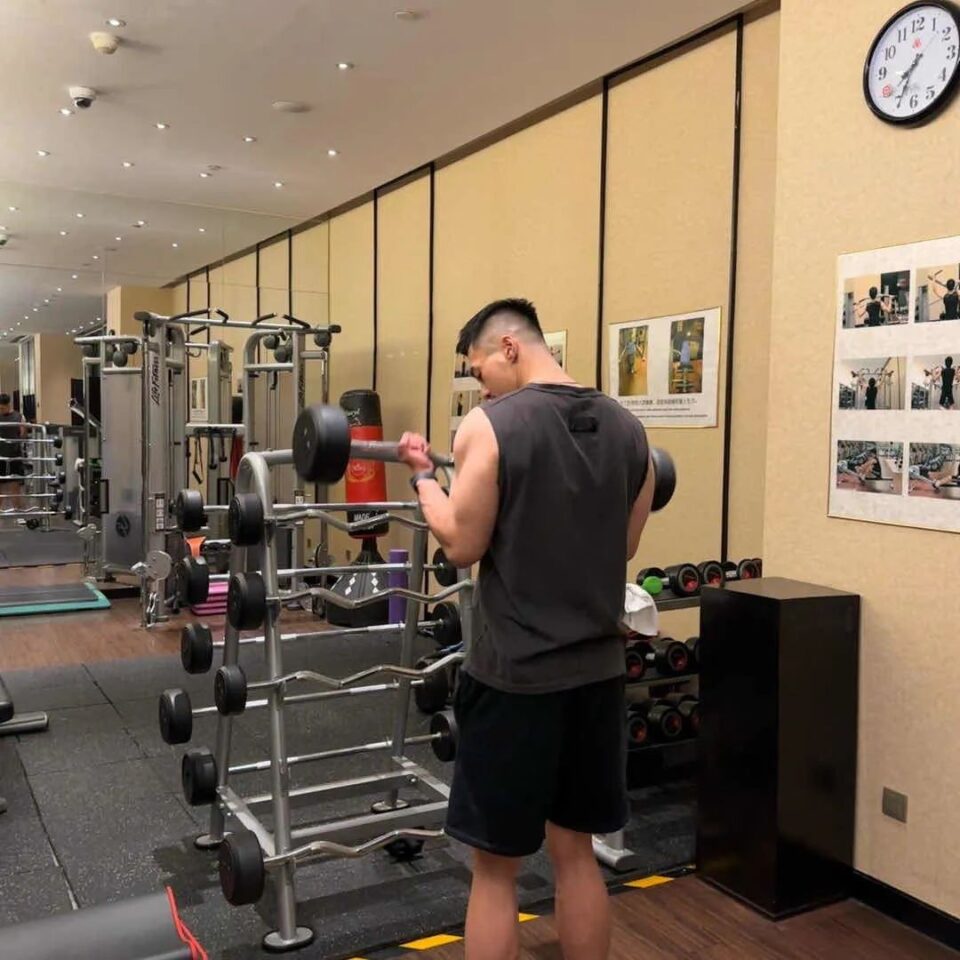 被这个190cm麒麟臂小狼狗，迷倒了~ - 图5