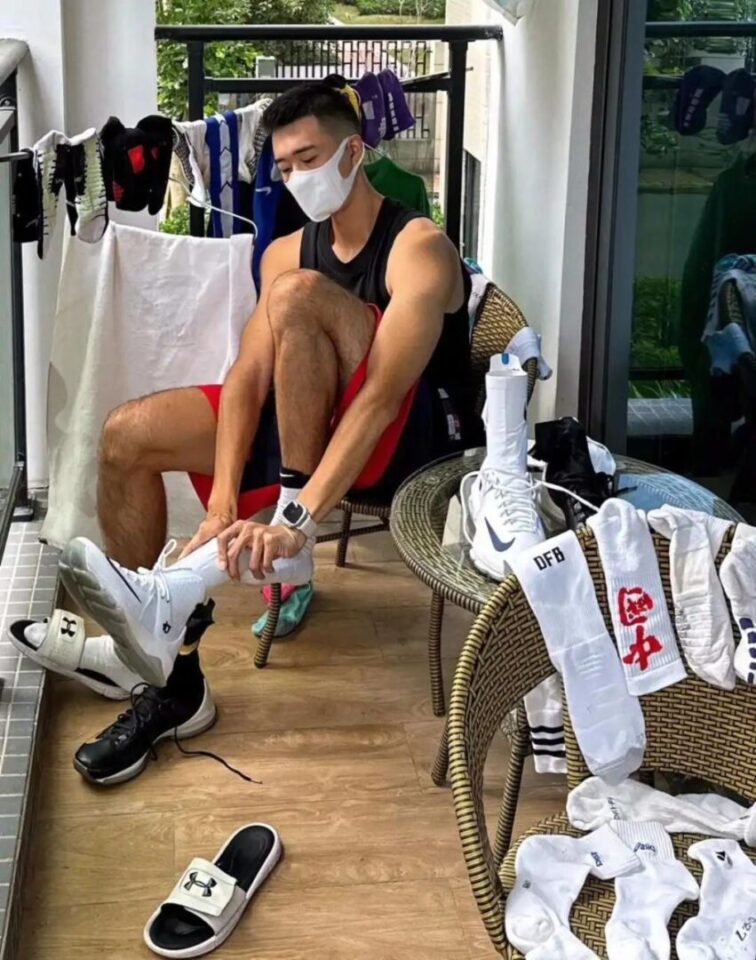 186cm/44码/17cm/ 臭?黑皮体育生 - 图6