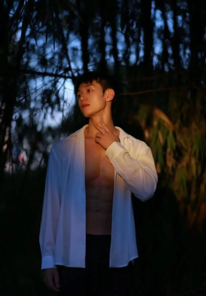 青春阳光19的肌肉体育生拍写真 - 图4