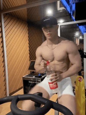 第一次见脱衣直播和白内裤直播！肌肉帅哥天花板 - 图8