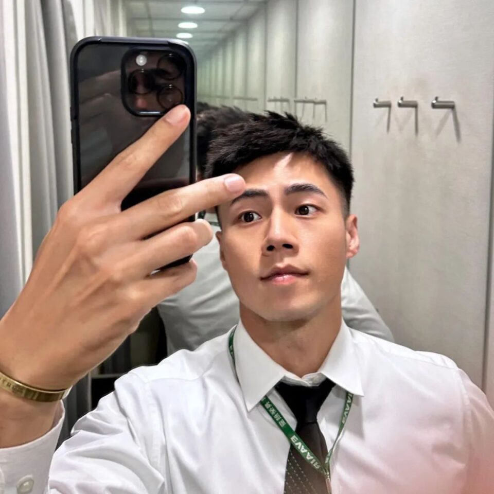 超帅又可愛的地勤小哥！拍写真大片传出绯闻？ - 图2
