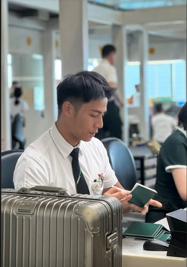 超帅又可愛的地勤小哥！拍写真大片传出绯闻？ - 图7