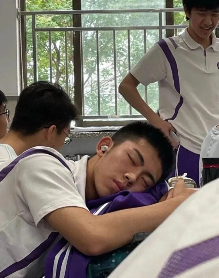 同济大学大一！发育太棒！不愧是刘希平看上的帅哥 - 图10