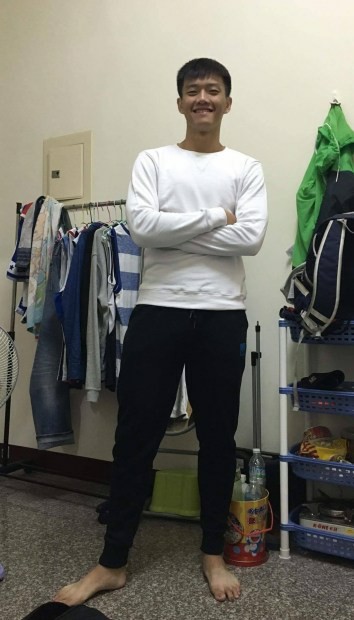 台湾直男帅哥Police谢某某女记者采访长视频 - 图2