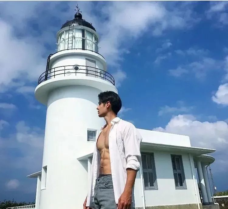 性感腹毛健身教练拍私照被疯传，实力藏不住了 - 图7