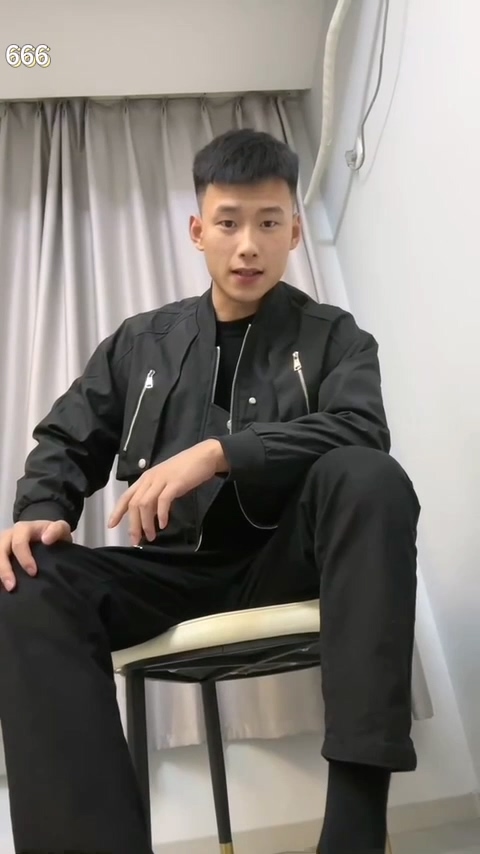 大陆东北精神小伙纹身痞子粗屌帅哥在线调教贱狗，三人一起调教视频[大基社2024] - 图3