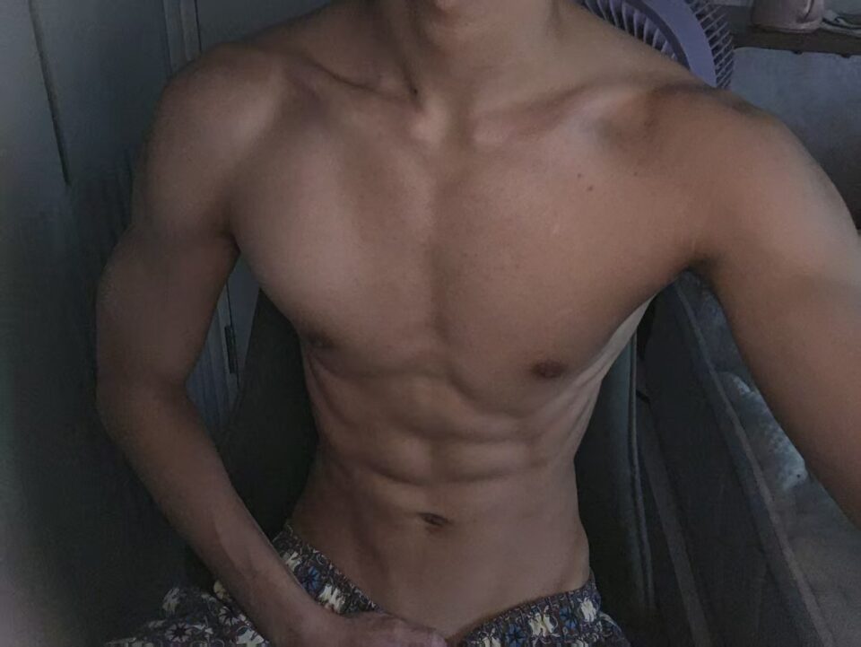 热门直男粗口擦边博主@八级大狂风 金主专享资源喷射飞机视频合辑 - 封面图