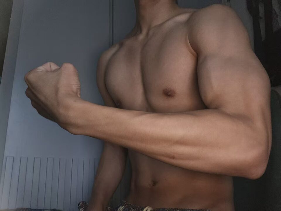 热门直男粗口擦边博主@八级大狂风 金主专享资源喷射飞机视频合辑 - 图3